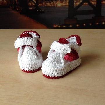 Sporty Baby Bootie & Hat Set N 232