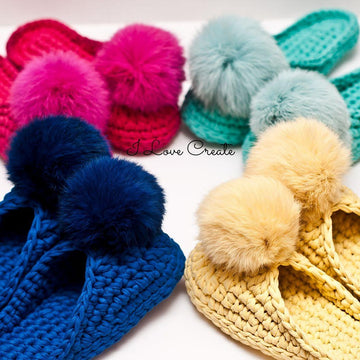 Pom pom slippers