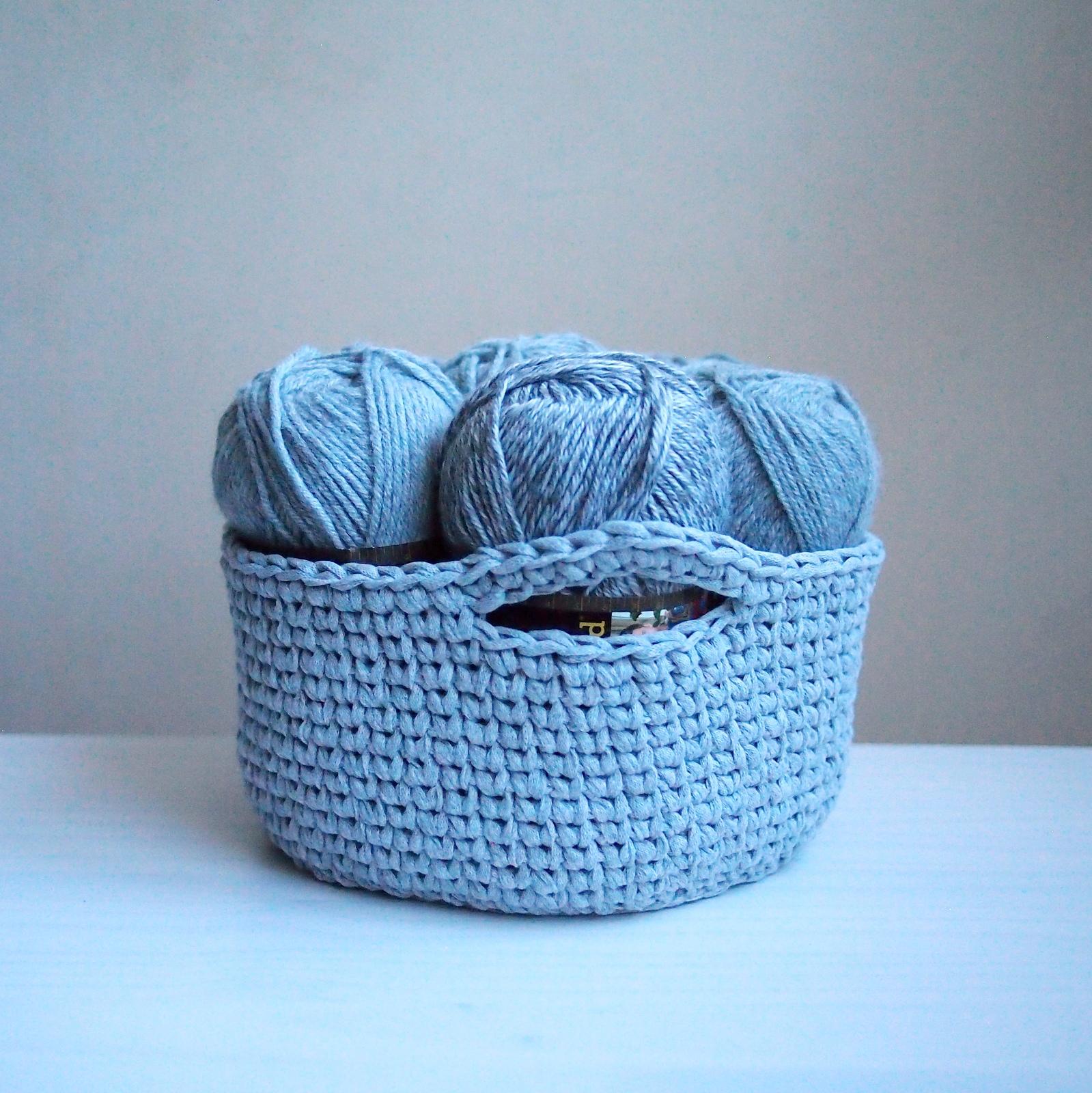 Knit look basket