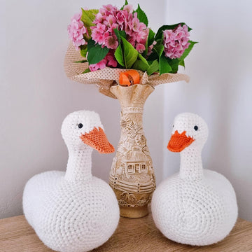 Duck with cape amigurumi