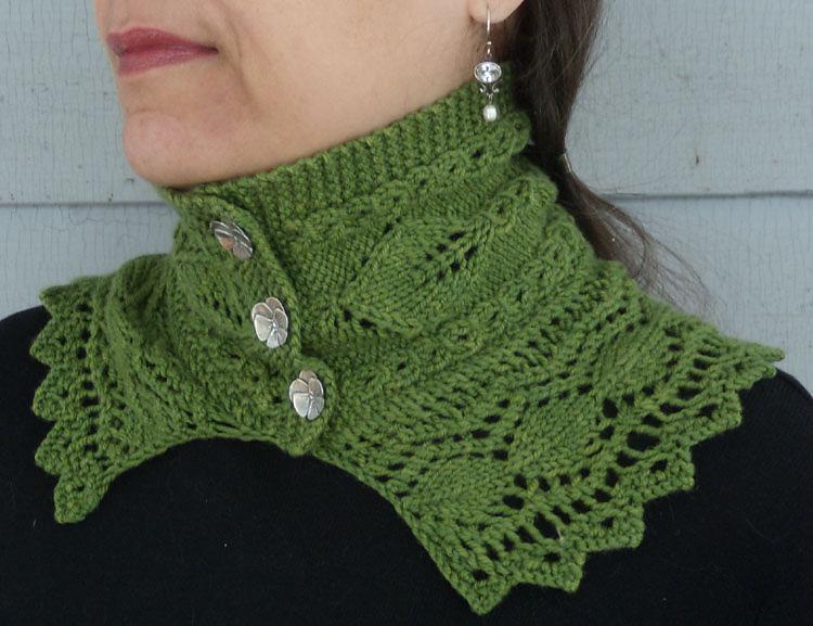 Strawberry Leaves Neckwarmer