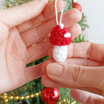 Mushroom keychain free crochet pattern, amigurumi mushroom crochet ornament