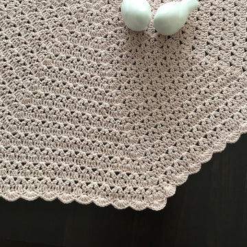 Mira’s Round Baby Blanket N 383