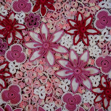 Lace dress with lotuses for girls