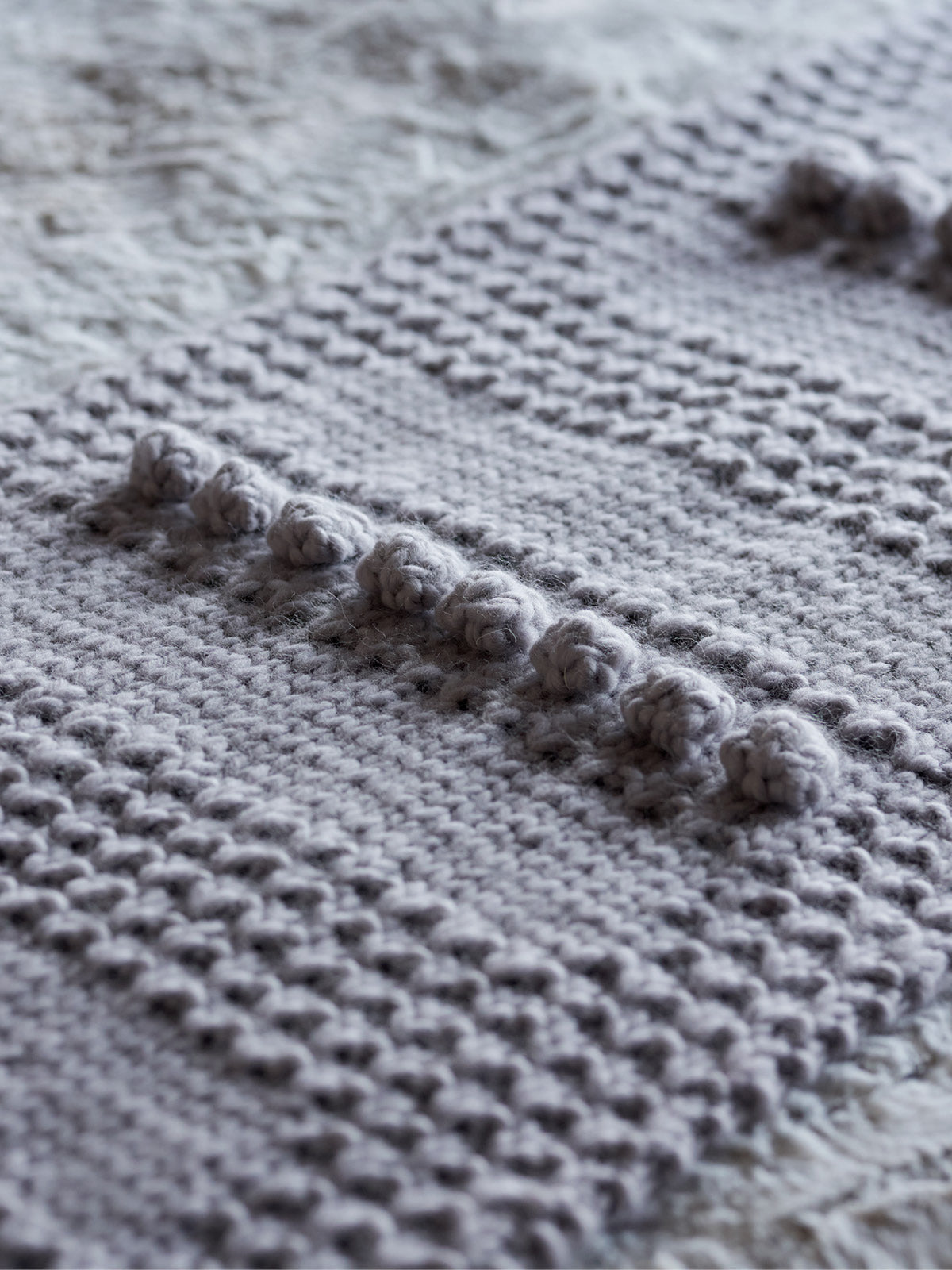 Serena – Bobble Bed Runner & Cushion Set in West Yorkshire Spinners Re:Treat Superchunky - DBP0257 - Downloadable PDF