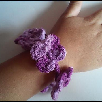 Simple and Pretty Flower Bracelet