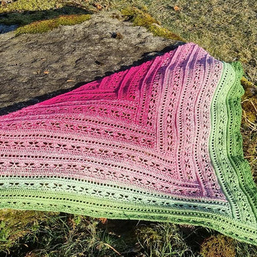 Triangular Scarf "Oreithyia"