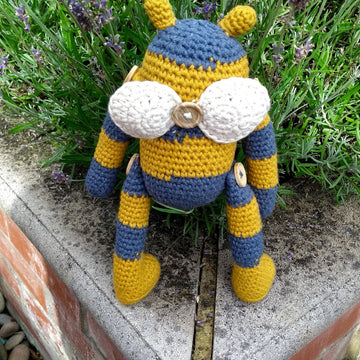 Bumble the Stitchpunk Bee
