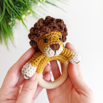 Lion baby rattle crochet pattern