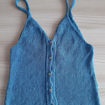 Joy - V-neck summer top with buttons