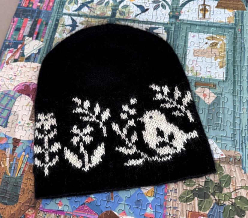 Averie hat