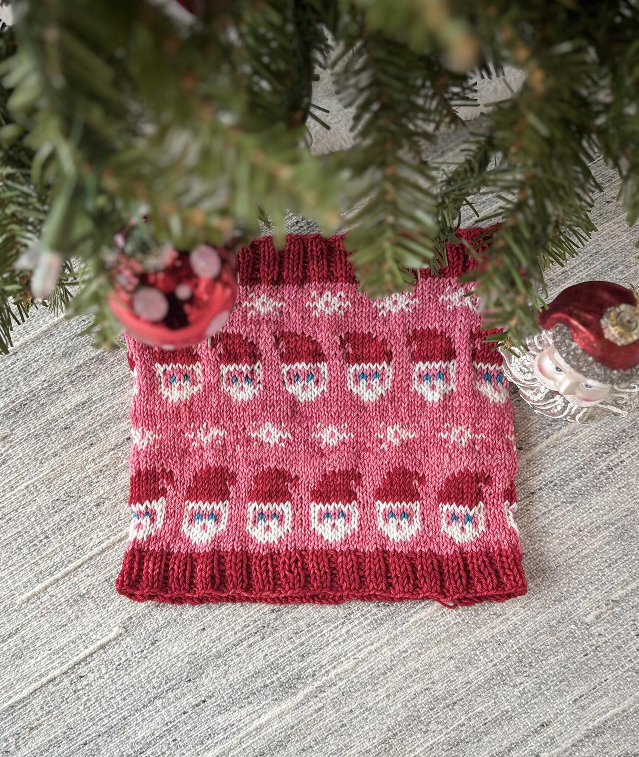 Here Comes Santa Cowl