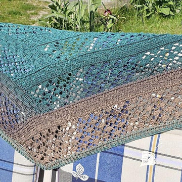 Flat Triangular Scarf "Styx"
