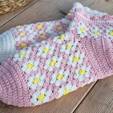 Floral crochet socks for adults and kids crochet pattern S10