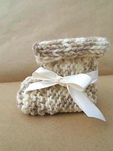 857- Beginner Baby Booties
