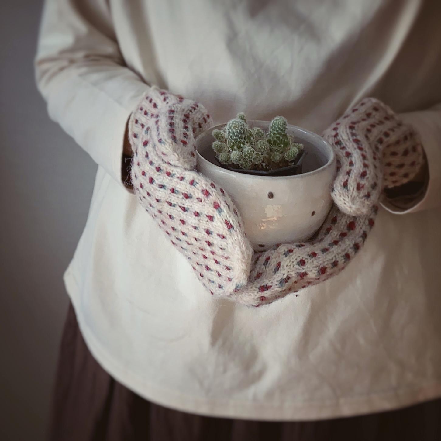 Dots Gloves and mittens