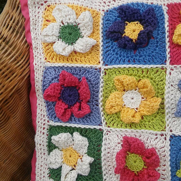Blooming Cushion