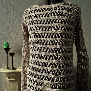 Circle Sleeve Raglan Shirt