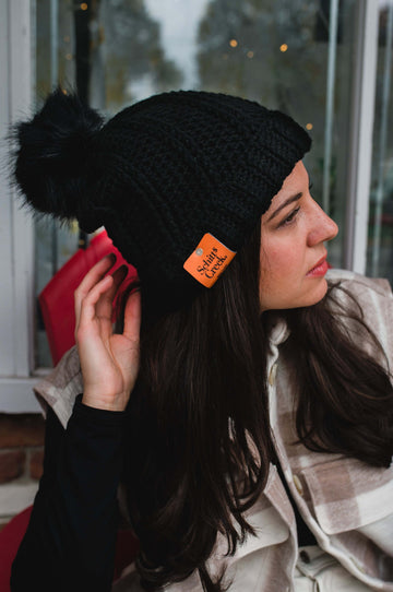 Warmest Regards Hat in Lion Brand Schitts Creek - M21263 SCH - Downloadable PDF