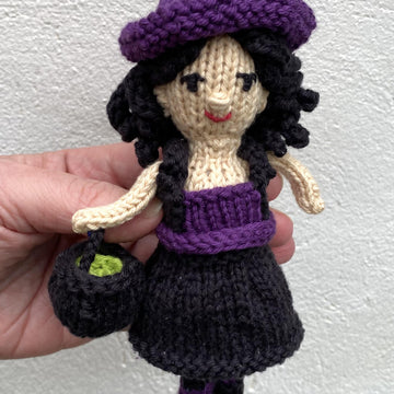 Willow the Witch Knitting Pattern