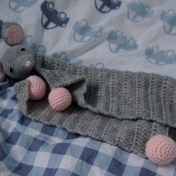 Amigurumi Häkelanleitung Schnuffeltuch Maus Leo ♥