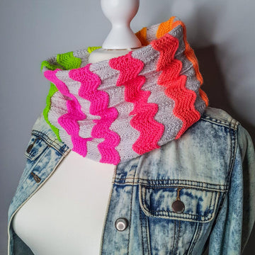 Wavy Path Cowl