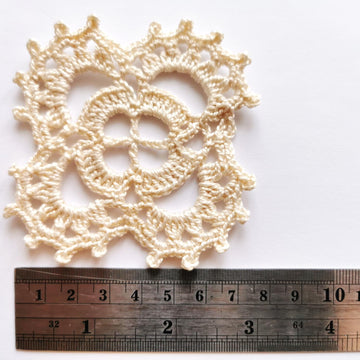 Openwork granny square motif