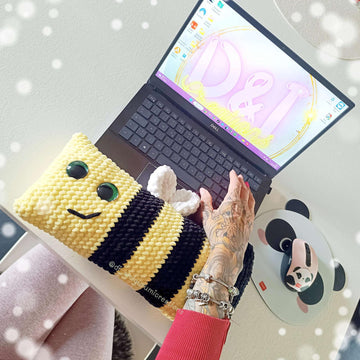 Bee Wrist Rest Pillow