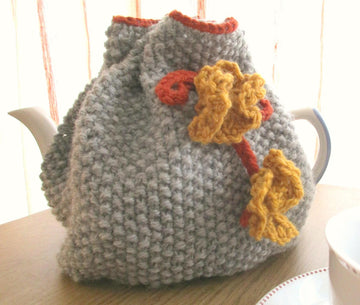 Moss Stitch and Flower Tea Cosy