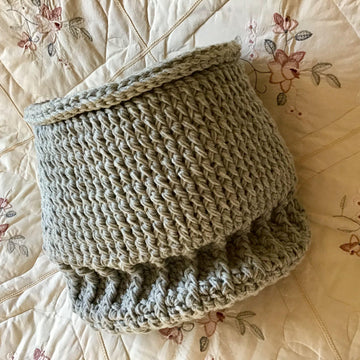 The Hampton Pedestal Basket