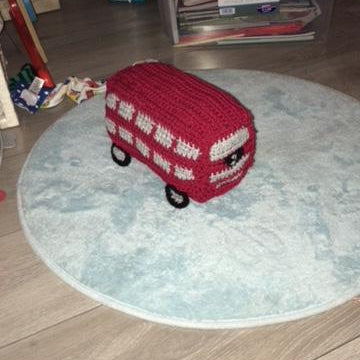 Double decker bus