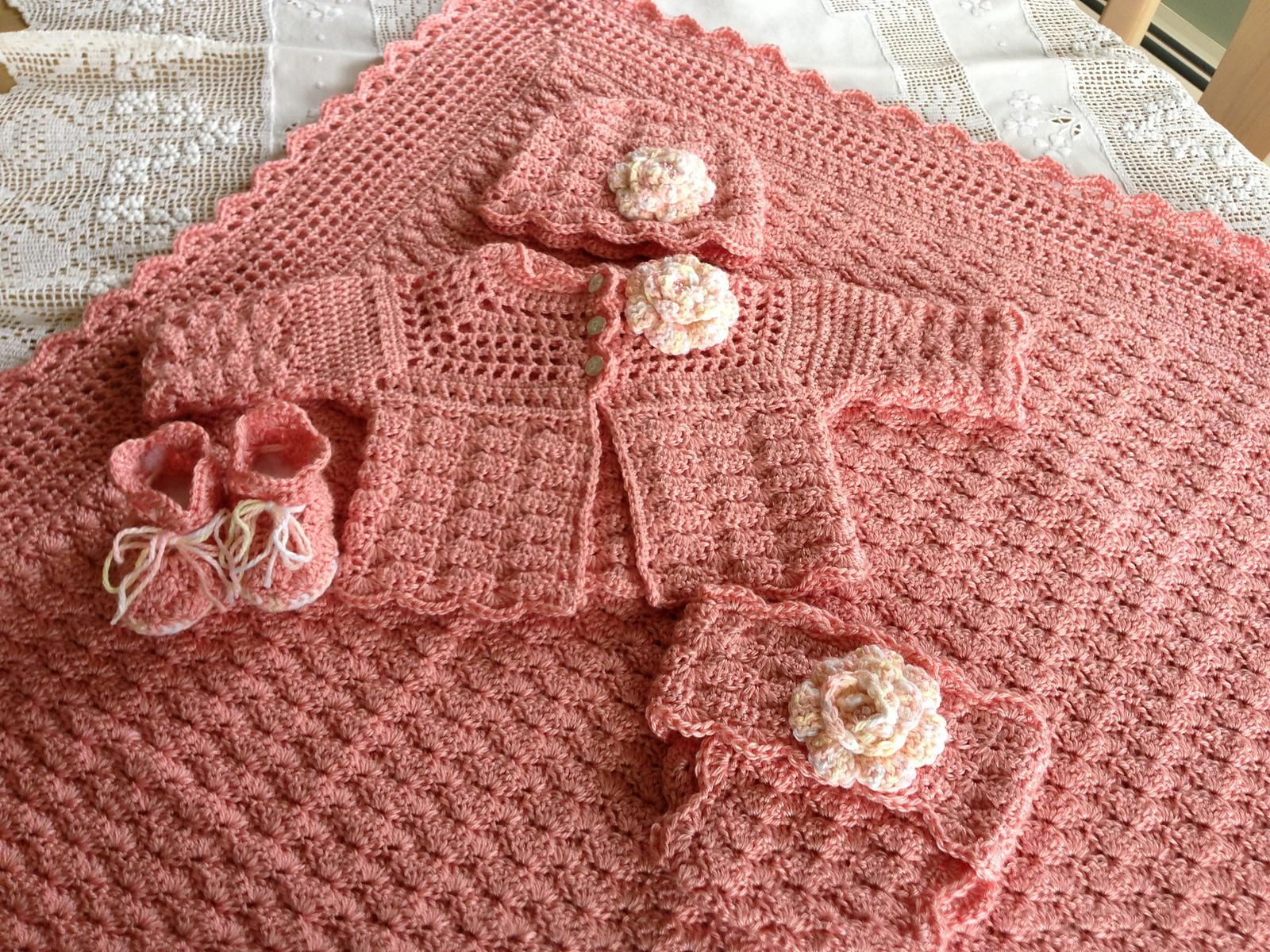 Shelly Sweater and Booties 12-107