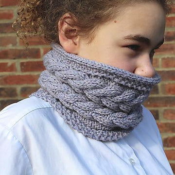 Corn Rows Cabled Cowl