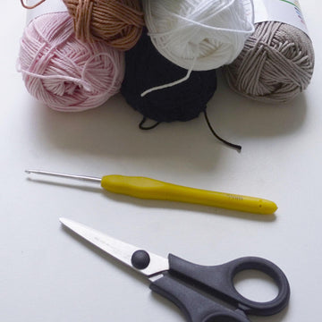 Crochet Pattern for the Rat Hugo!