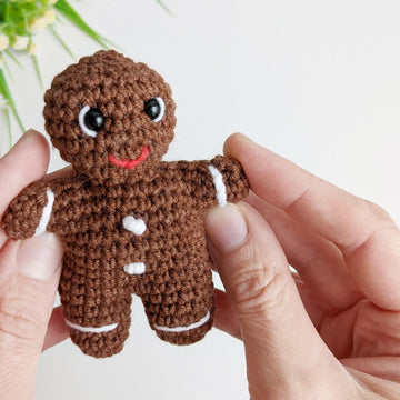 Gingerbread Man NO SEW crochet pattern