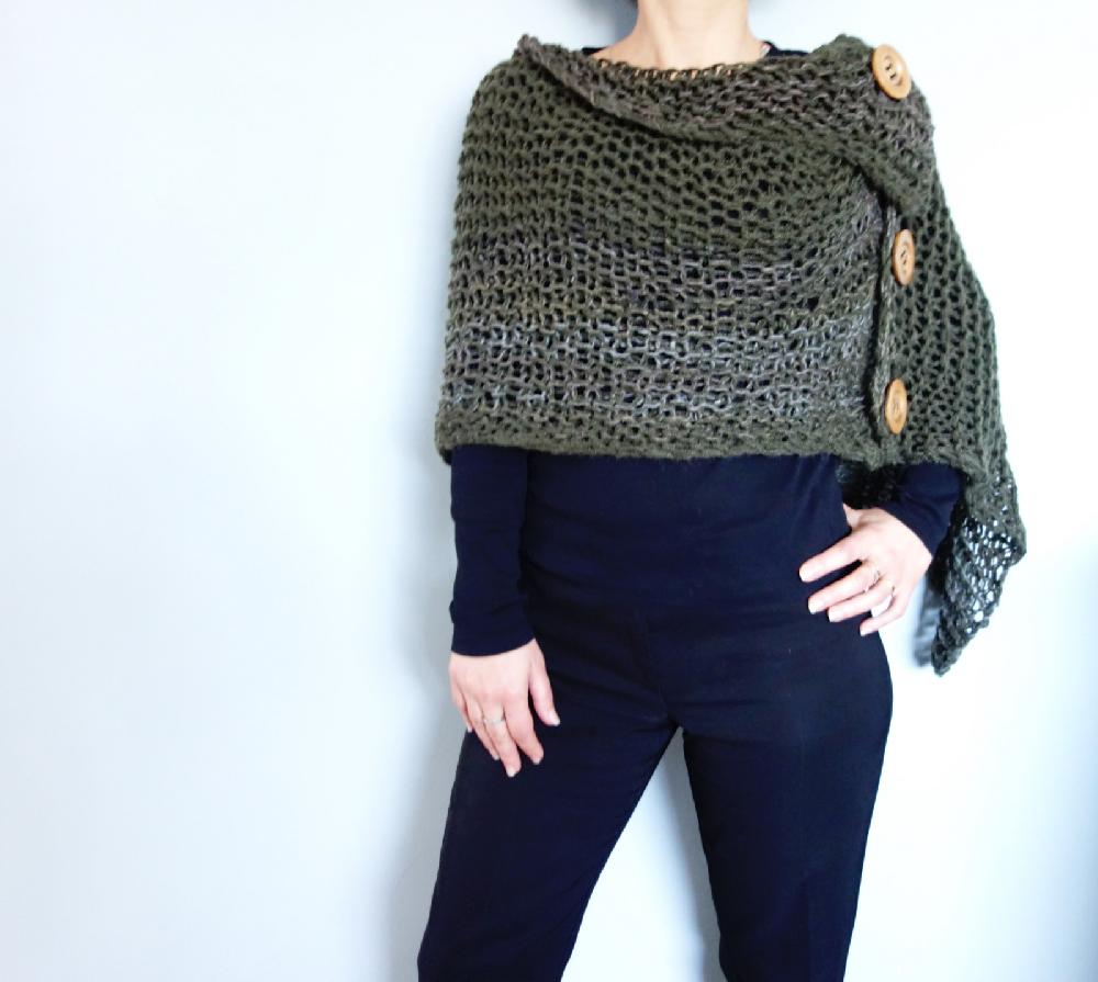 3 Button Loose Knit Poncho