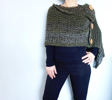 3 Button Loose Knit Poncho