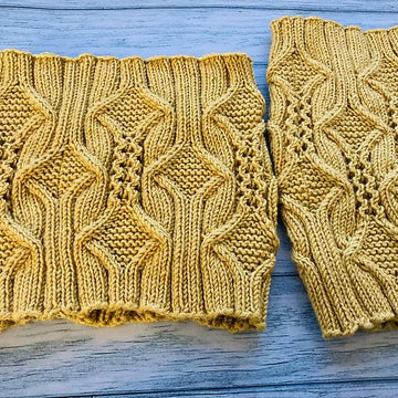 Diamonds and Lace Cowl