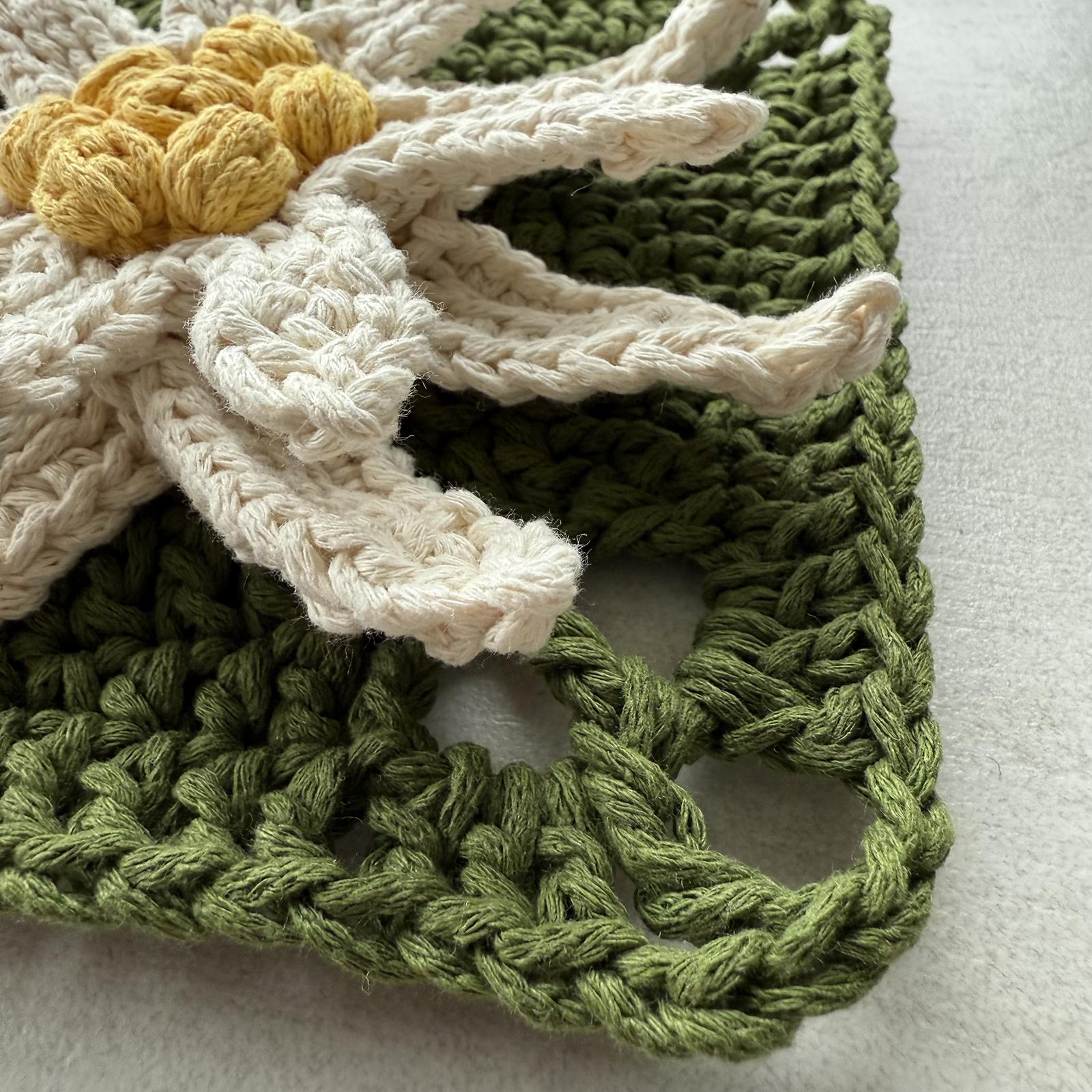 Edelweiss Flower Granny Square