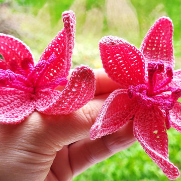 Lily flower pattern