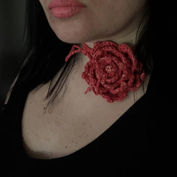 Flower choker