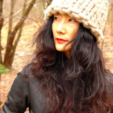Helsinki Hat Two Tone in Loopy Mango Big Loop Yarn Merino Mini
