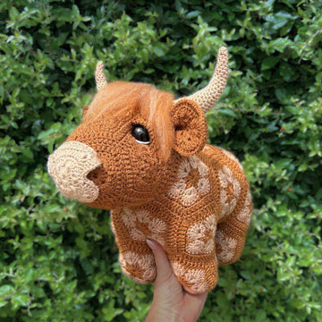 Hewie The African Flower Highland Cow