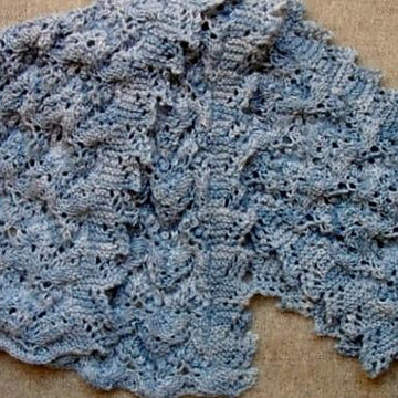 Scalloped Clouds lacy scarf with pointed edges