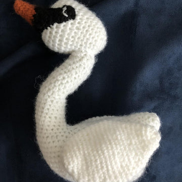 Swan amigurumi