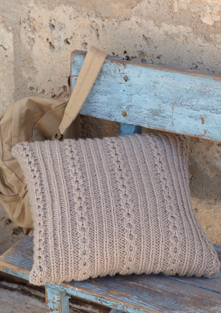 Cushion Covers in Hayfield Chunky with Wool - 7304 - Downloadable PDF