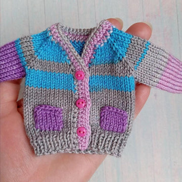 Knitted cardigan with pockets
