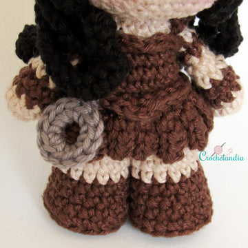 Xena amigurumi doll - crochet pattern by Crochelandia