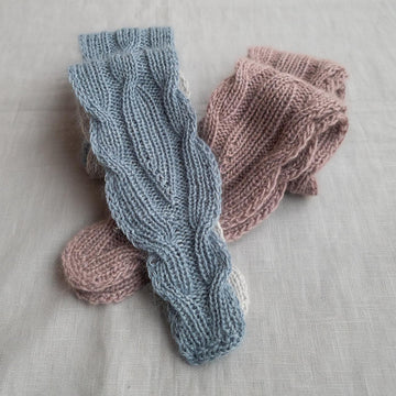 Drifting Wave Scarf
