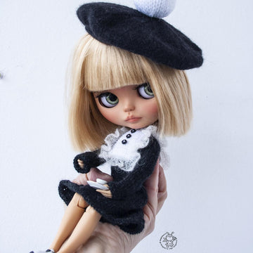 Parisian outfit for Blythe
